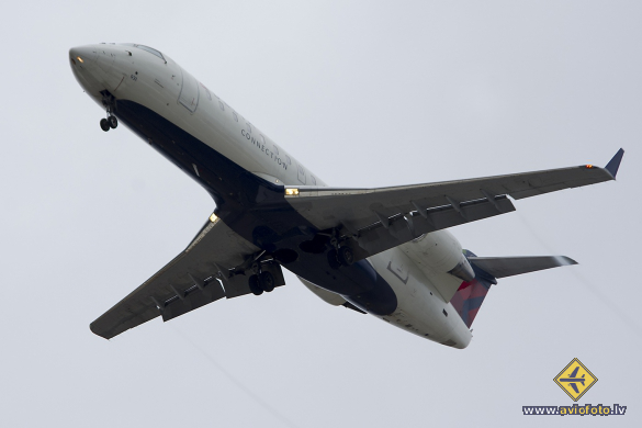 Bombardier CRJ-100ER (CL-600-2B19)